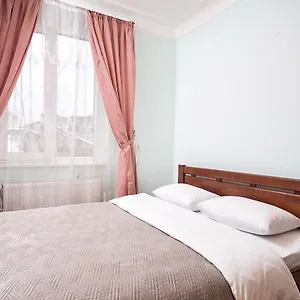 https://apartments-square-rynok-43.hotelslviv.net